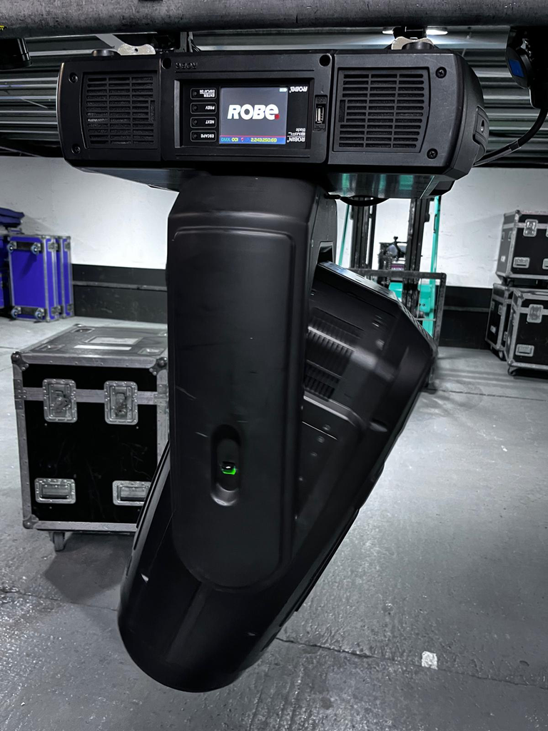 robe_bmflblade_7.webp